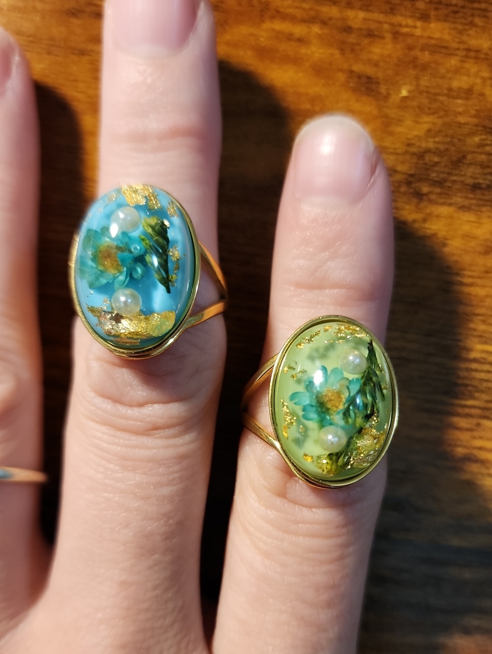 2pcs Stainless Steel Gold-Tone Rings With Embedded Light Blue And Lime Gemstones